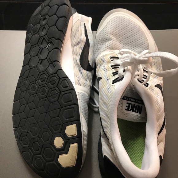 Nike - Picture 3 of 6